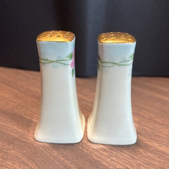 Vintage made in Japan hand painted Ceramic Salt & Pepper Shakers Floral Design - Picture 5 of 8